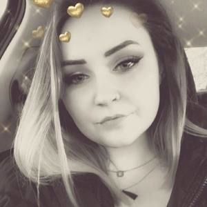 Meet your Posher, Caitlin